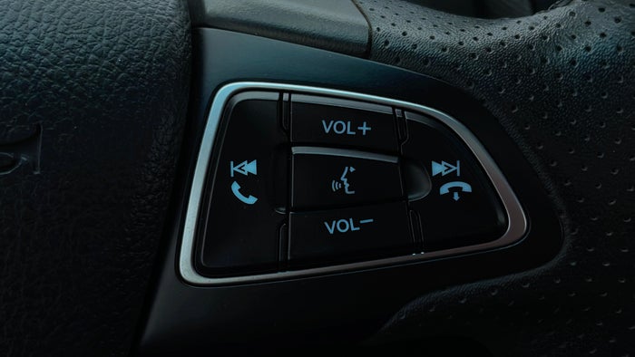 FORD FOCUS-Drivers Control