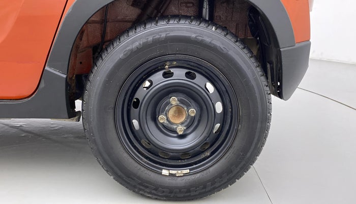 2017 Mahindra Kuv100 K4 6 STR, CNG, Manual, 58,450 km, Left Rear Wheel