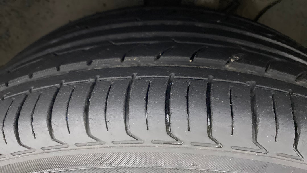 Left Front Tyre Tread