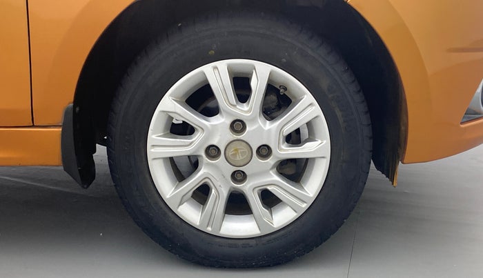 2018 Tata Tiago XZ 1.2 REVOTRON, Petrol, Manual, 50,329 km, Right Front Wheel