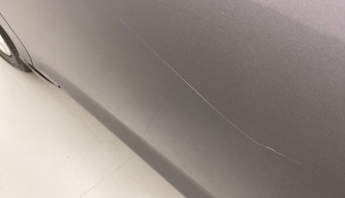 2019 Honda Amaze 1.2 V MT I-VTEC, Petrol, Manual, 32,041 km, Front passenger door - Minor scratches
