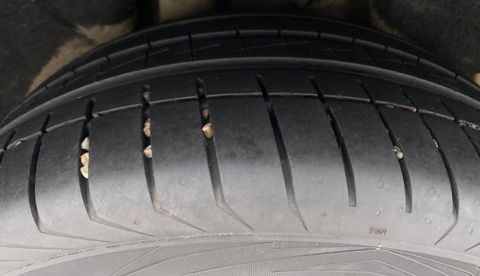 2016 Skoda Octavia 1.8 TSI STYLE PLUS AT, Petrol, Automatic, 59,671 km, Right Rear Tyre Tread