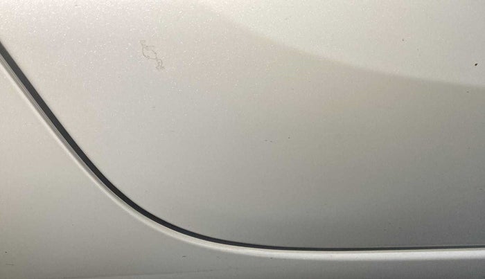 2018 Maruti Swift VXI, Petrol, Manual, 92,301 km, Right rear door - Minor scratches