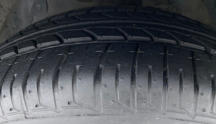 2015 Tata Zest XT RT, Petrol, Manual, 48,207 km, Left Front Tyre Tread