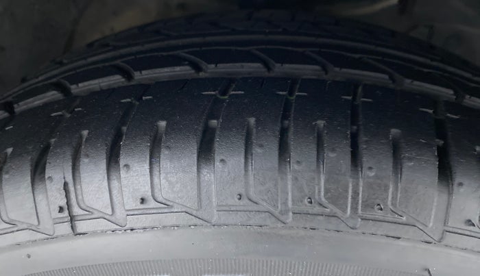 2015 Tata Zest XT RT, Petrol, Manual, 48,207 km, Right Front Tyre Tread