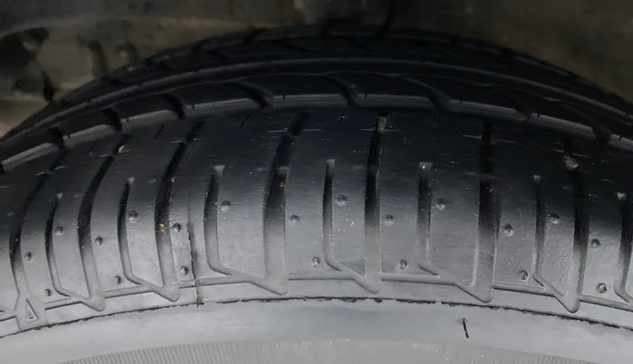 2015 Tata Zest XT RT, Petrol, Manual, 48,207 km, Right Rear Tyre Tread
