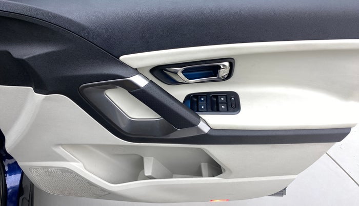 2021 Tata Safari XZ+ 2.0 KRYOTEC, Diesel, Manual, 19,849 km, Driver Side Door Panels Control