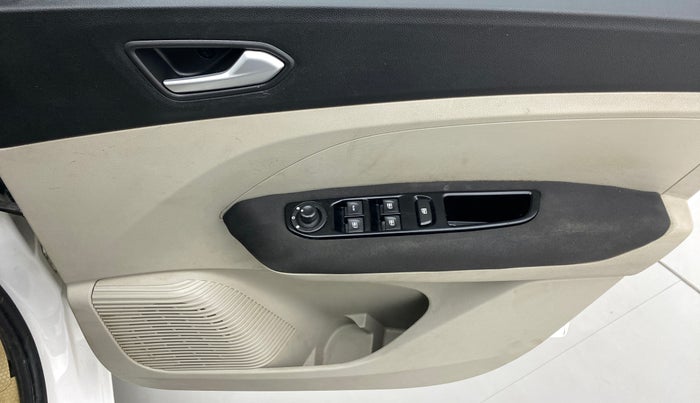 2019 Renault TRIBER 1.0 RXZ, Petrol, Manual, 62,803 km, Driver Side Door Panels Control