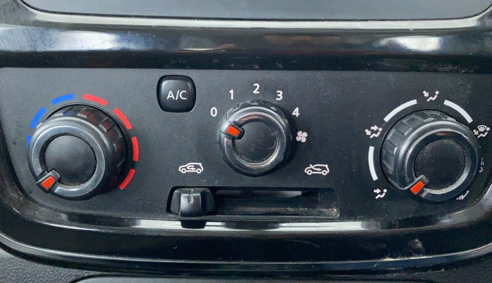 2019 Renault Kwid 1.0 RXT Opt, Petrol, Manual, 16,177 km, Dashboard - Air Re-circulation knob is not working