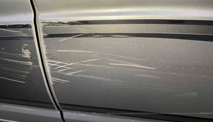 2020 Renault Kwid 1.0 RXT Opt, Petrol, Manual, 41,688 km, Rear left door - Minor scratches