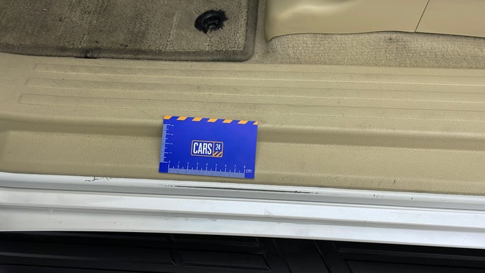 TOYOTA PRADO-Running Board LHS Scratch