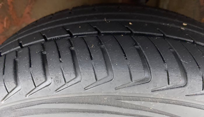 2018 Maruti Alto K10 VXI (O), Petrol, Manual, 40,632 km, Left Front Tyre Tread