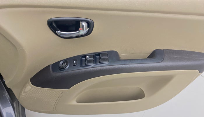 2011 Hyundai i10 MAGNA 1.2 KAPPA2, Petrol, Manual, 66,010 km, Driver Side Door Panels Control