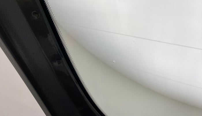 2011 Hyundai i10 MAGNA 1.2 KAPPA2, Petrol, Manual, 66,010 km, Rear windshield - Minor spot on windshield