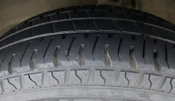 2018 Maruti Alto 800 VXI, Petrol, Manual, 20,841 km, Left Front Tyre Tread