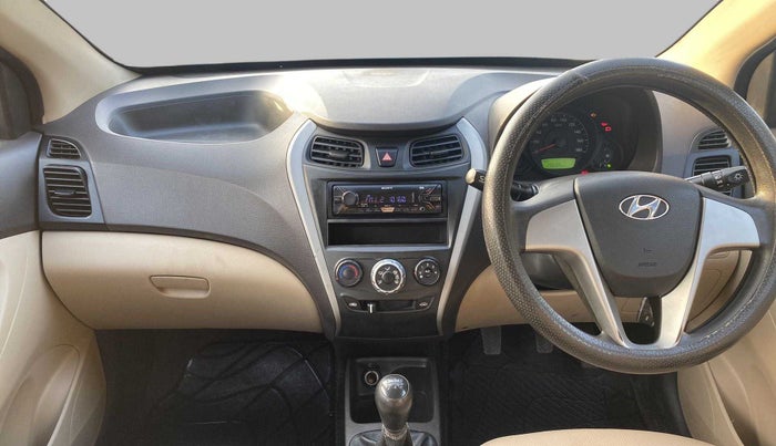 2017 Hyundai Eon ERA PLUS (O), Petrol, Manual, 29,588 km, Dashboard