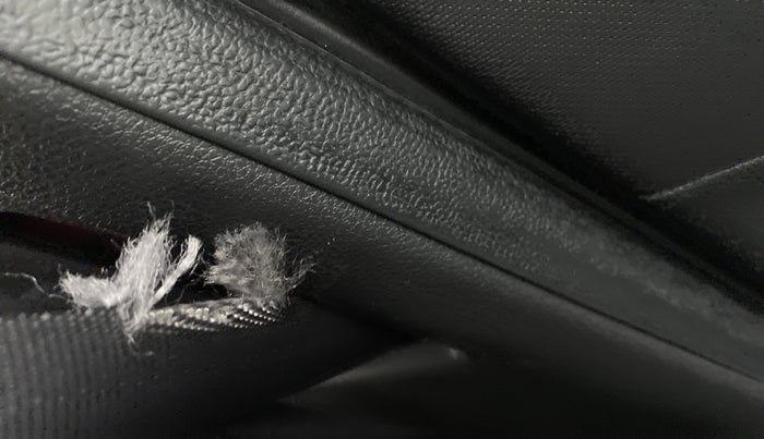 2016 Renault Kwid RXT, Petrol, Manual, 48,004 km, Front left seat (passenger seat) - Seat belt slightly torn