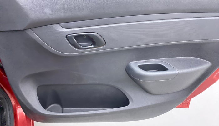 2016 Renault Kwid RXT, Petrol, Manual, 48,004 km, Driver Side Door Panels Control