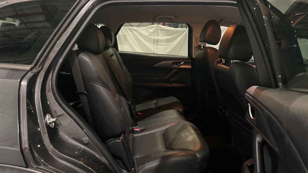 2018 Mazda CX-9 Touring (FWD), Automatic, 84422 km, Right Side Rear Door Cabin View
