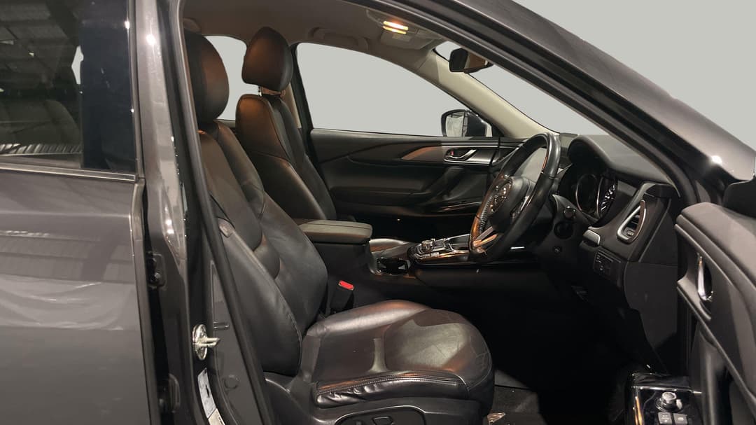 2018 Mazda CX-9 Touring (FWD), Automatic, 84422 km, Right Side Front Door Cabin View