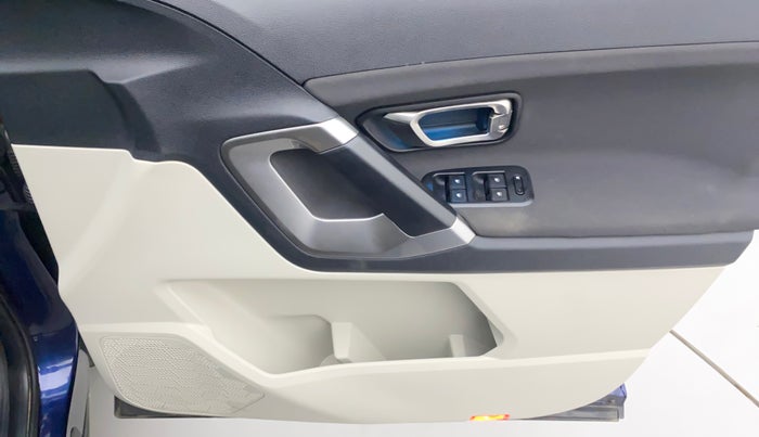 2022 Tata Safari XTA PLUS, Diesel, Automatic, 7,956 km, Driver Side Door Panels Control
