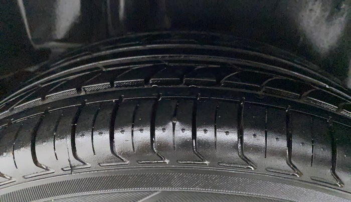 2017 Maruti Ciaz S 1.4 MT PETROL, Petrol, Manual, 24,624 km, Right Rear Tyre Tread