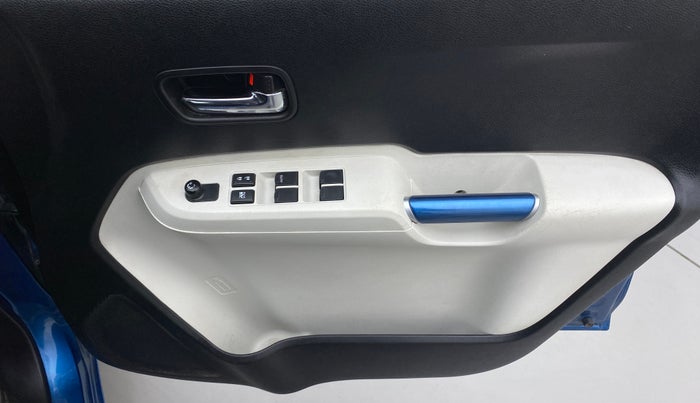 2017 Maruti IGNIS DELTA 1.2 AMT, Petrol, Automatic, 33,305 km, Driver Side Door Panels Control