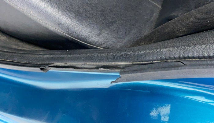 2019 Renault Kwid RXL, Petrol, Manual, 33,865 km, Rear left door - Beading has minor damage