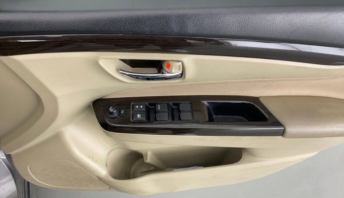 2018 Maruti Ciaz ALPHA 1.4 VVT AMT, Petrol, Automatic, 26,218 km, Driver Side Door Panels Control