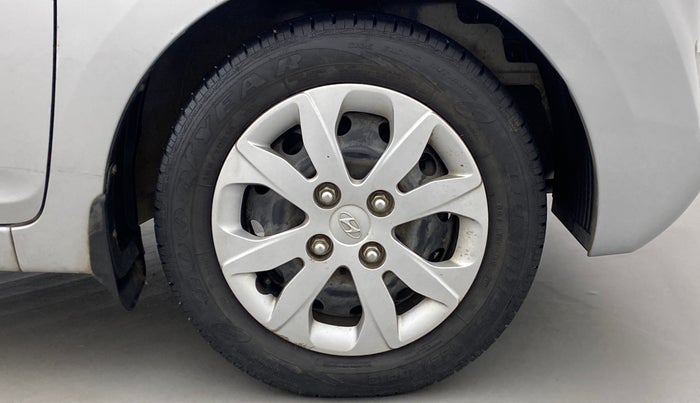 2018 Hyundai Eon MAGNA +, Petrol, Manual, 18,237 km, Right Front Wheel