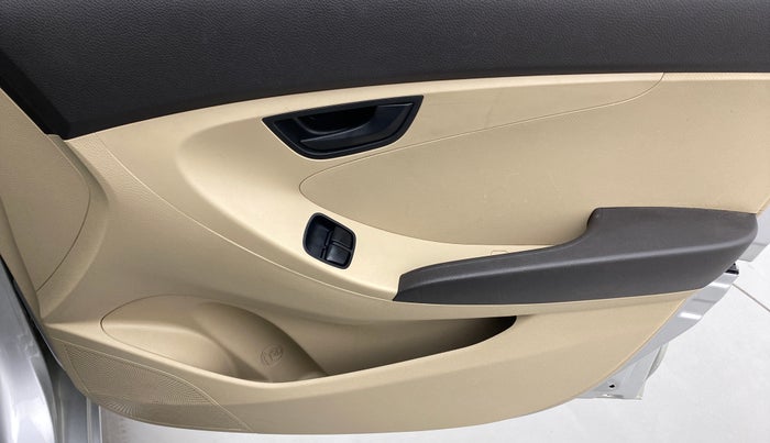 2018 Hyundai Eon MAGNA +, Petrol, Manual, 18,237 km, Driver Side Door Panels Control