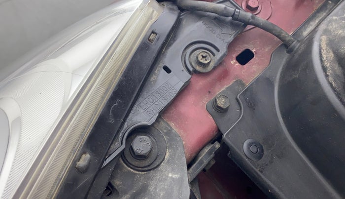 2014 Hyundai i10 MAGNA 1.1 IRDE2, Petrol, Manual, 56,816 km, Right headlight - Clamp has minor damage