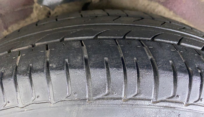 2014 Hyundai i10 MAGNA 1.1 IRDE2, Petrol, Manual, 56,816 km, Left Rear Tyre Tread