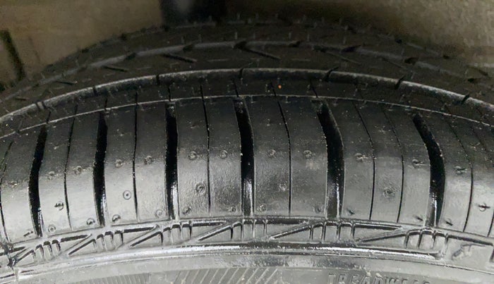 2018 Maruti Celerio VXI CNG D, CNG, Manual, 81,143 km, Right Rear Tyre Tread