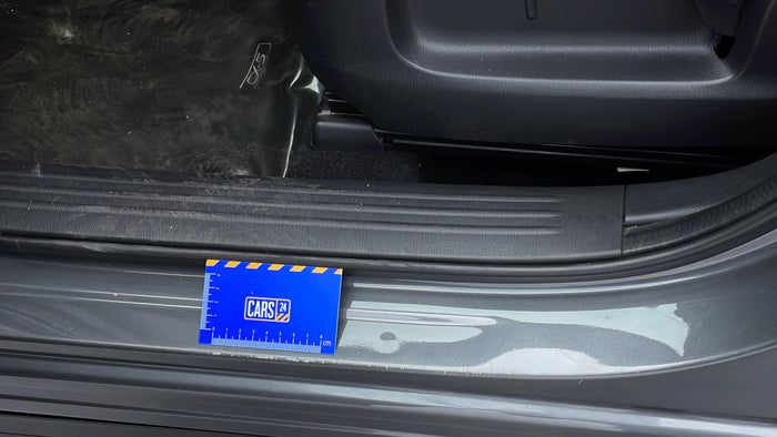 MAZDA CX 5-Running Board LHS Scratch