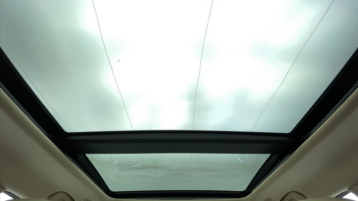 JEEP GRAND CHEROKEE-Interior Sunroof/Moonroof