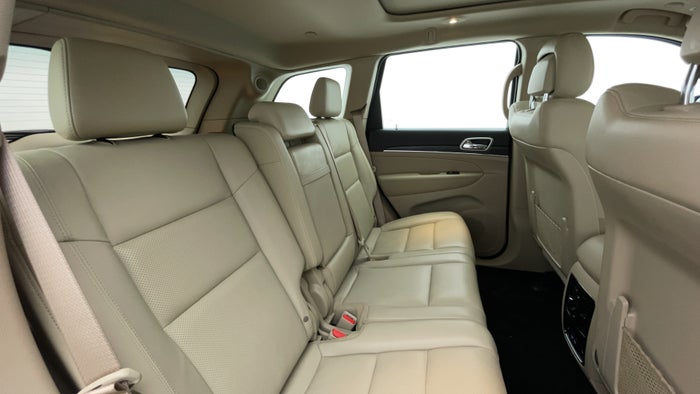 JEEP GRAND CHEROKEE-Right Side Door Cabin View