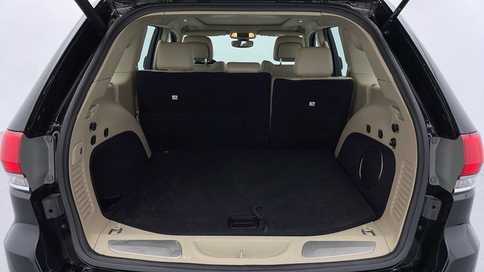 JEEP GRAND CHEROKEE-Boot Inside View