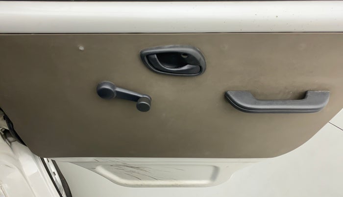 2016 Maruti Eeco 5 STR WITH AC PLUSHTR, Petrol, Manual, 60,448 km, Driver Side Door Panels Control