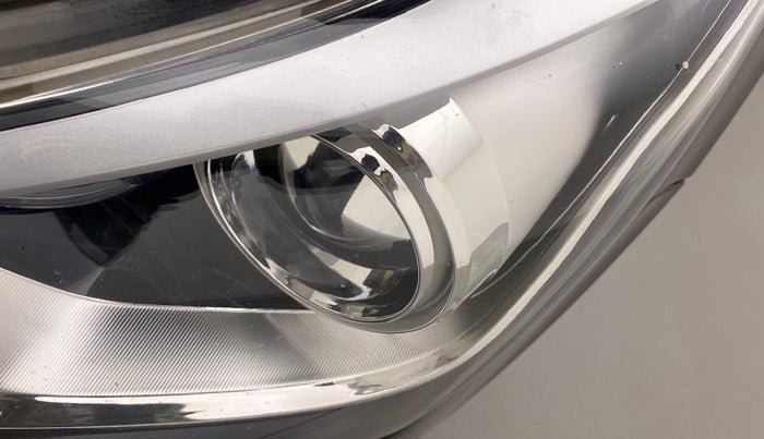 2017 Hyundai Verna 1.6 VTVT SX, Petrol, Manual, 55,605 km, Left headlight - Minor scratches