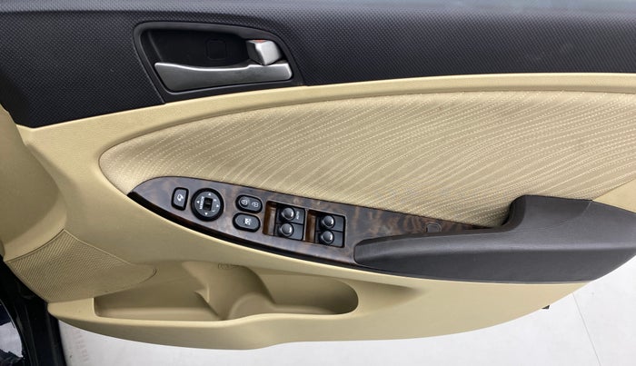 2017 Hyundai Verna 1.6 VTVT SX, Petrol, Manual, 55,605 km, Driver Side Door Panels Control