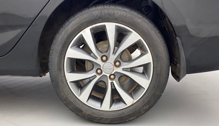 2017 Hyundai Verna 1.6 VTVT SX, Petrol, Manual, 55,605 km, Left Rear Wheel