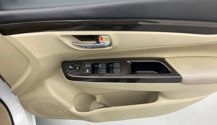 2016 Maruti Ciaz ZXI PLUS, Petrol, Manual, 61,043 km, Driver Side Door Panels Control