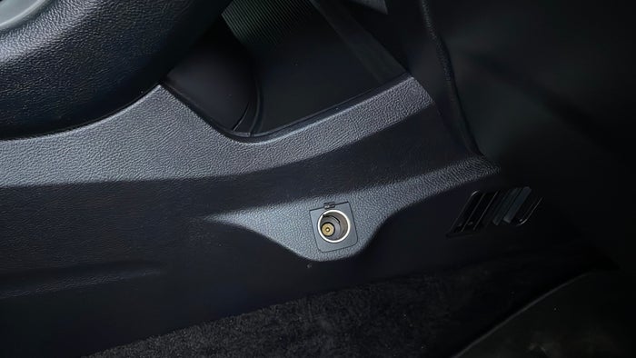 FORD EDGE-Centre Console Cover Missing