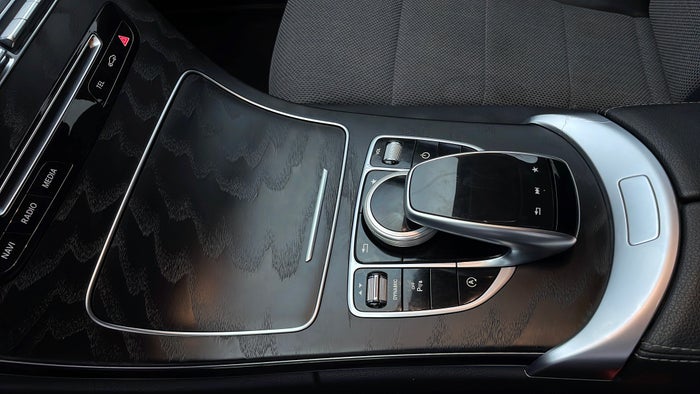 MERCEDES BENZ C 200-Centre Console Trim Scratch