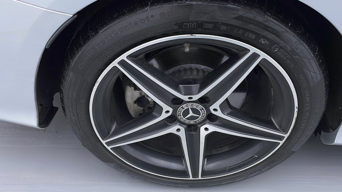 MERCEDES BENZ C 200-Alloy Wheel RHS Rear Scratch