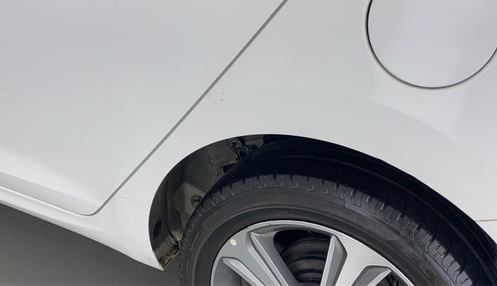 2017 Hyundai Verna 1.6 SX VTVT, Petrol, Manual, 31,788 km, Left quarter panel - Slightly dented