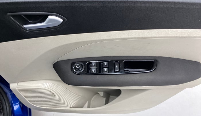 2020 Renault TRIBER 1.0 RXZ, Petrol, Manual, 25,921 km, Driver Side Door Panels Control