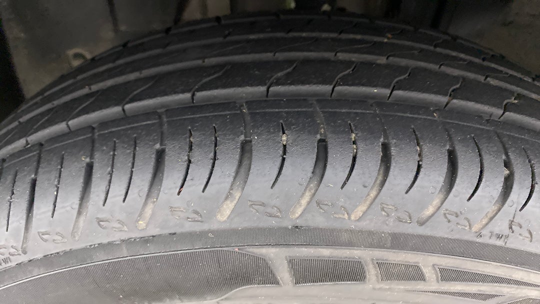Left Front Tyre Tread
