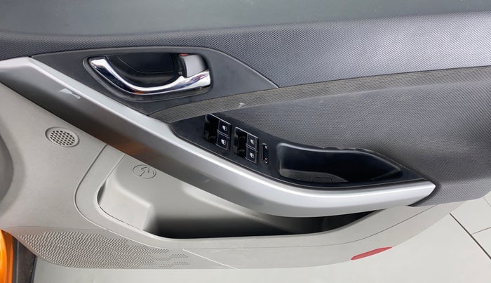 2018 Tata NEXON XZA+ 1.5 Dual Tone, Diesel, Automatic, 77,674 km, Driver Side Door Panels Control